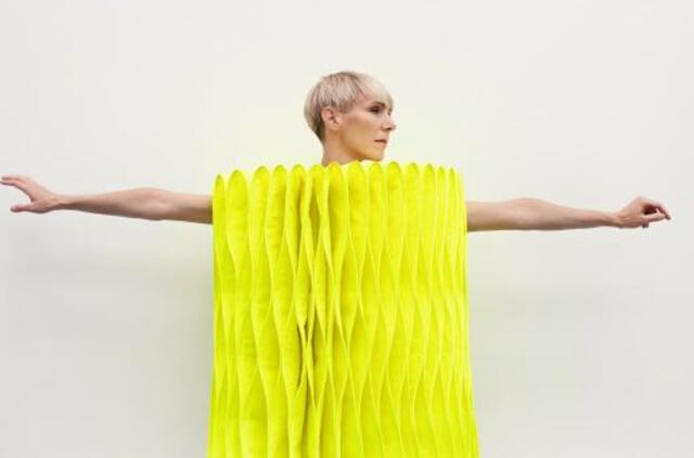 Vilniuje siaučiant smėlio audroms, atlikėja GIEDRĖ pristato dainą „Dykuma“