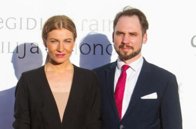 Buvusi J. Sakalausko žmona A. Sabulytė įveikė koronavirusą: apkabinu visus tuos, kurie dar serga