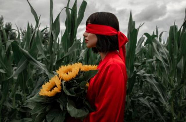 Iglė pristato naują dainą ir paslaptingą įvaizdį