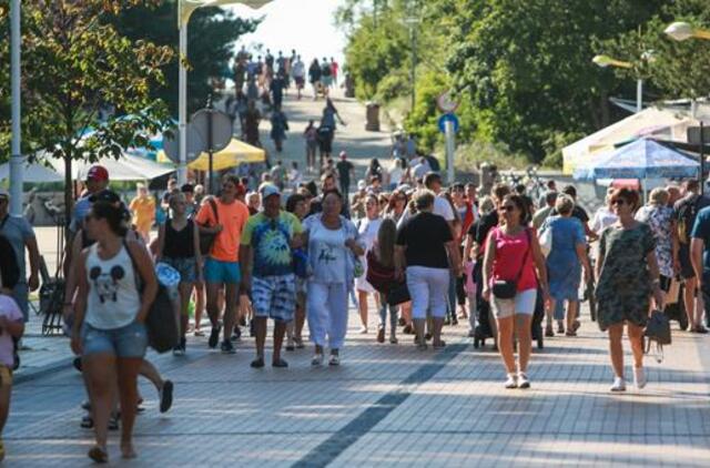 Ką mano Palangos poilsiautojai apie svarstymus grąžinti kaukes į paplūdimius