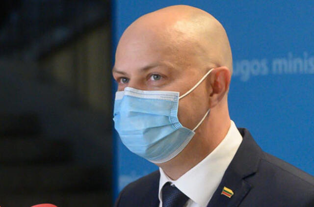 Kaukės gali tapti privalomos ir atviruose renginiuose