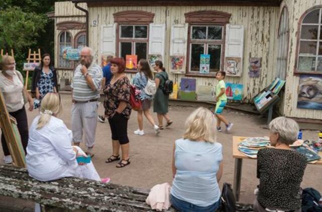 Ne kiekvienas gyvena menu ir kuria meną, bet kiekvienas gali tapyti