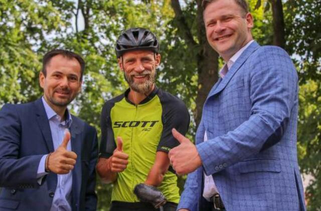 Neįgalieji ir sveikieji dviratininkai – prie vienos starto linijos