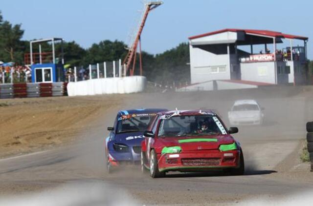 Vilkyčiuose finišavo dvi dienas trukusi ralio kroso fiesta