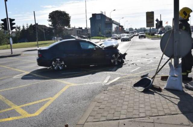 Judrioje sankryžoje - automobilių kaktomuša