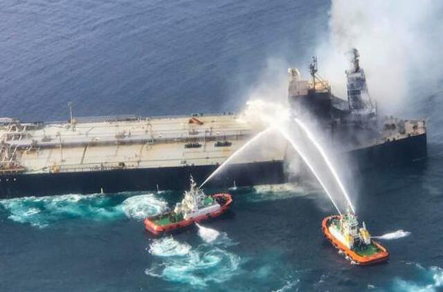 Karinis jūrų laivynas: suvaldytas naftos tanklaivyje prie Šri Lankos krantų kilęs gaisras