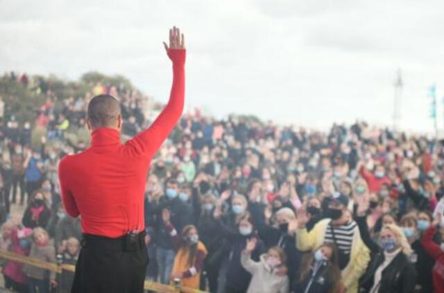 Uosto molą nušvietė ugningas „The ROOP“  šou