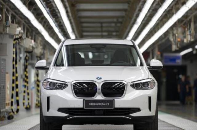 BMW pradėjo masinę elektrinio „BMW iX3“ visureigio gamybą
