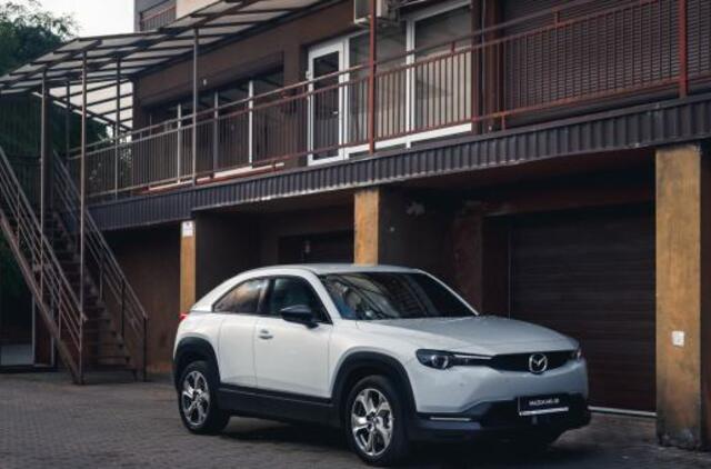 Didžiausia „Mazda“ 2020 m. naujiena – elektromobilis MX-30 jau atvyko į Lietuvą
