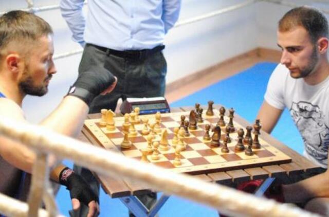 Kaune surengtos neįprastos akiai šachmatų bokso varžybos