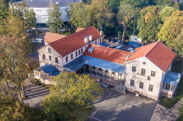 Palangai grąžinta jos karūna