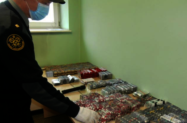 Vilkike muitininkai aptiko apie 2000 pakuočių kontrabandinių  vaistų