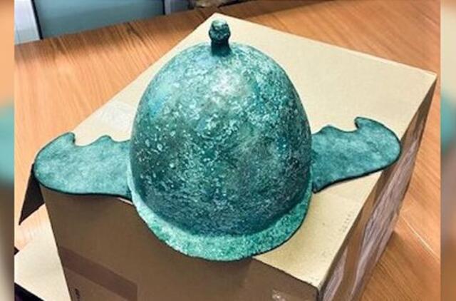 Senovinių graikiškų ir romėniškų šalmų bei šarvų siuntos sulaikytos