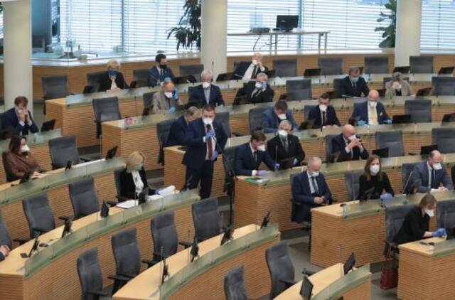 VRK duomenys: aukštąjį išsilavinimą turi 129 Seimo nariai iš 141