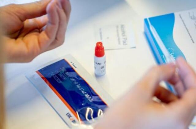 Dėl koronaviruso išsitirti siųstai moteriai – pritrenkiantis pasiūlymas: izoliuotis darbe