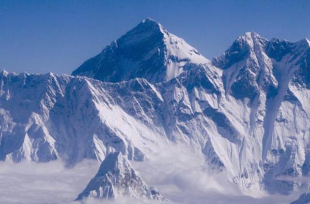 Everesto viršūnėje mokslininkai aptiko mikroplastiko