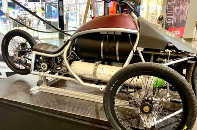 Klaipėdos „Akropolyje“ – studentų darbų apie klimato krizę ekspozicija