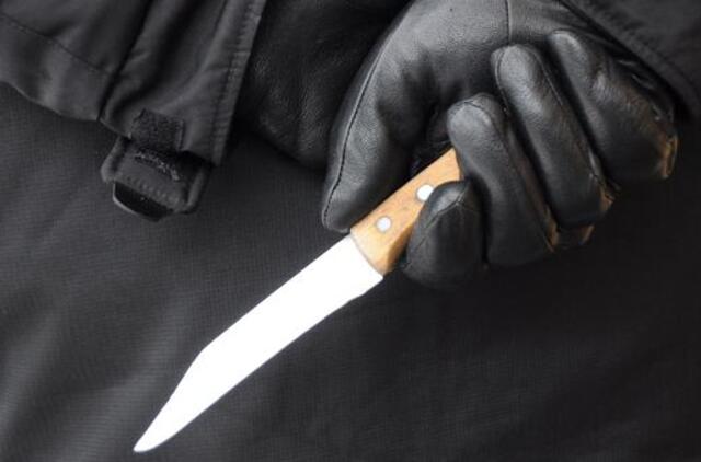 Grožio salone Vilniuje peiliu sužalota moteris