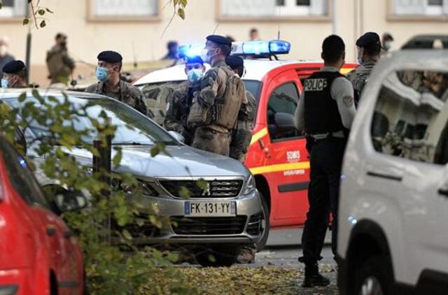 Prancūzijoje šauta į kunigą