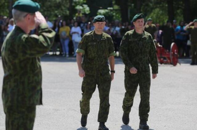 Sprogus petardai nukentėjo karys ir mergaitė