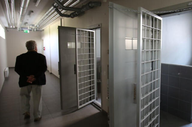 Suimtas vyriškis paskelbė bado akciją