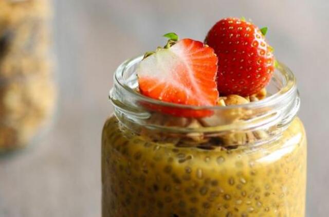 Sveikuolių desertas: moliūgų ir ispaninio šalavijo sėklų pudingas