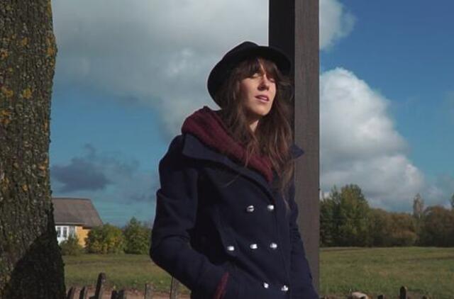 Karolina Mint pristato filme „Gimęs antrą kartą" skambėjusios dainos vaizdo klipą