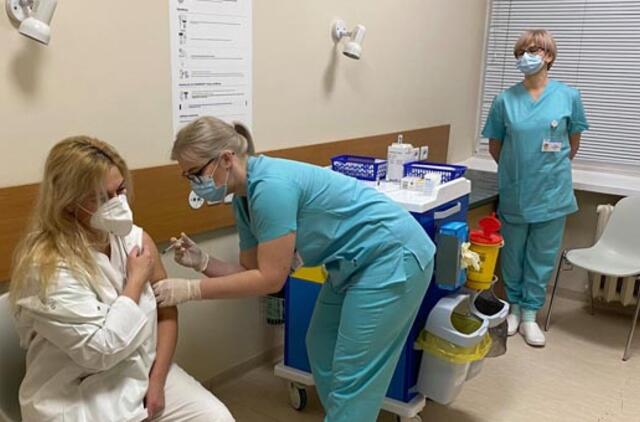 Paskiepyti 53 gydytojai, 76 slaugytojos, 31 darbuotojas