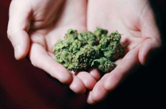 Prieš teismą stos neteisėtu disponavimu narkotinėmis medžiagomis kaltinami klaipėdiečiai