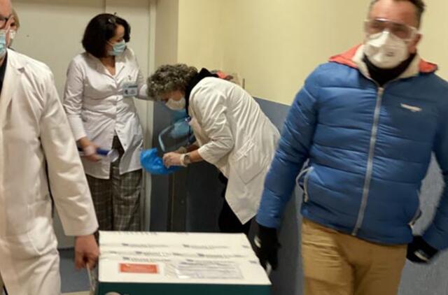 Klaipėdoje nuo COVID-19 paskiepyti pirmieji medikai