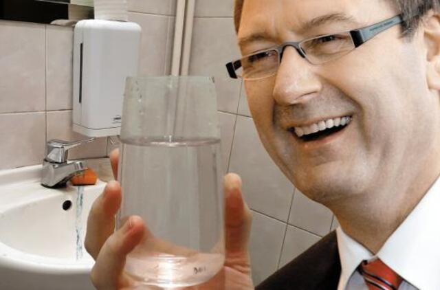 V.Uspaskichas prekiauja šventu vandenėliu