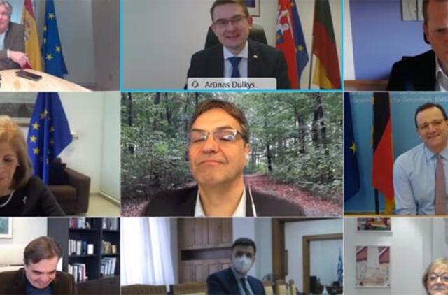 ES žada griežtesnį dialogą su vakcinų gamintojais