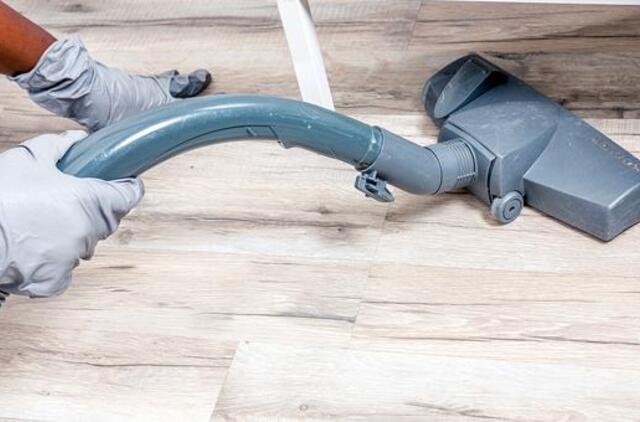 Moteris, tvarkydama buvusių nuomininkų virtuvę, rado narkotikų