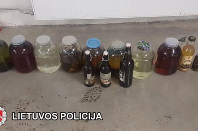 Plungės rajone rasti 76 litrai naminės degtinės