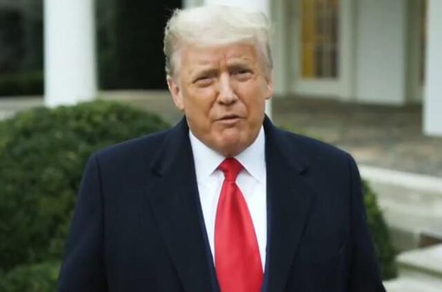 „YouTube“ laikinai užblokavo D. Trumpo kanalą ir dėl „smurto galimybės“ pašalino vaizdo įrašą