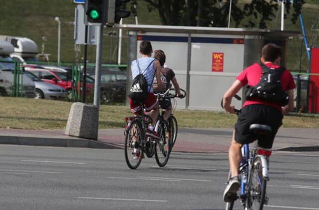 Į mokyklas - viešuoju transportu arba dviračiu?