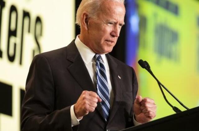 J. Bideno įsakymu Sirijoje surengti antskrydžiai prieš Irano remiamus kovotojus