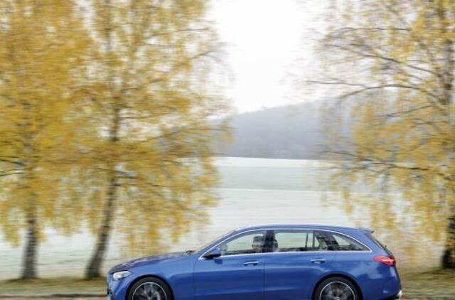 „Mercedes-Benz“ pristatė į skaitmeninių technologijų amžių perėjusią naująją C klasę