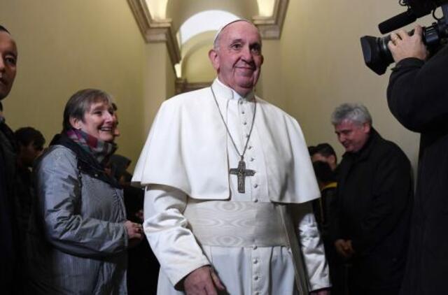 Popiežius pirmąkart į vyskupų sinodo sekretoriaus pavaduotojo pareigas paskyrė moterį