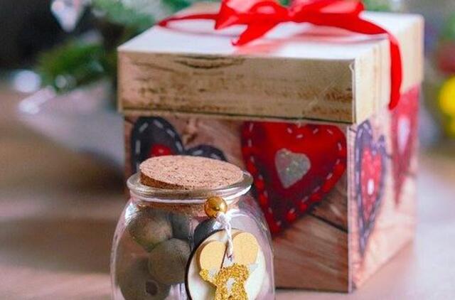 Valentino diena kitaip: 7 būdai originaliai ir saugiai pasveikinti mylimus žmones