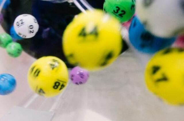 JAV loterijoje laimėta trečia pagal dydį suma: milijardą pasidalijo keturiese