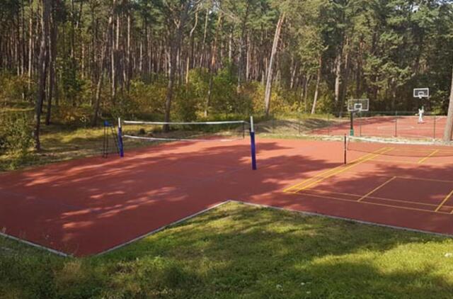 Patvirtintos vietos bendruomenei skirtos valandos Neringos gimnazijos sporto aikštyne