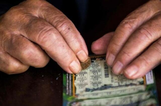 Pora kvailai prarado laimingą loterijos bilietą: buvo per žingsnį nuo milijono