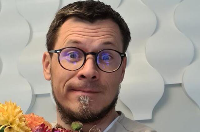 Žemaitiškai uždainavęs odontologas ragina būti pozityvesnius