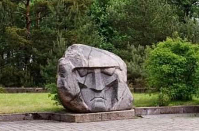 Sovietinis paminklas Neringoje