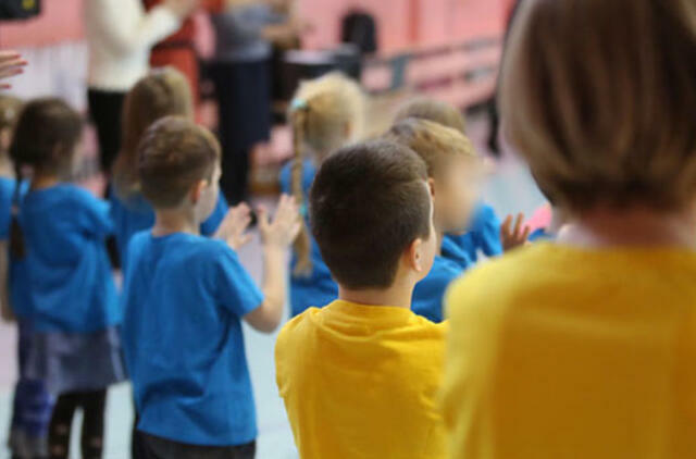 Lietuvos globos namuose vis dar auga per 1,2 tūkst. vaikų: tik ketvirtadalis svarsto apie įsivaikinimą