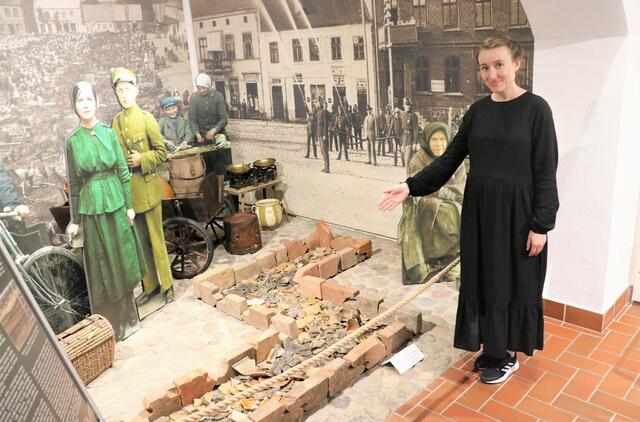 Kretingos muziejaus ūkvedžio name nuo birželio 10-osios galima išvysti 2020-2021 m. vykdytų itin plataus masto kasinėjimų po Vilniaus gatvės grindiniu radinius. Deniso NIKITENKOS nuotr. 