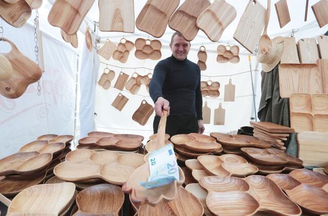 Nuo lapkričio gyventojai negalės atsiskaityti grynaisiais mokant daugiau kaip 5000 eurų sumą, už tai gresia baudos.