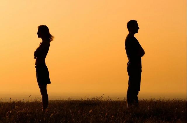 Astrologai įvardijo Zodiako ženklus, kuriems gresia išsiskirti su mylimaisiais