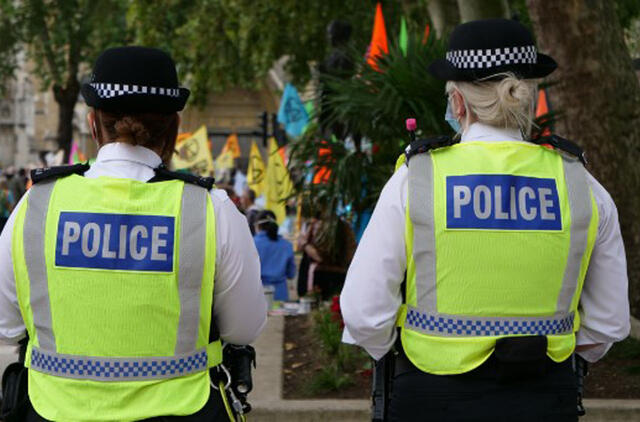 Įtarimai Anglijoje mirtinai subadžius devynmetę pareikšti lietuviui